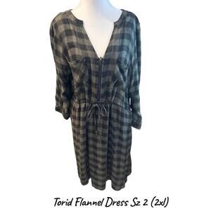 Torid Flannel Dress Size 2XL - Stylish & Cozy!